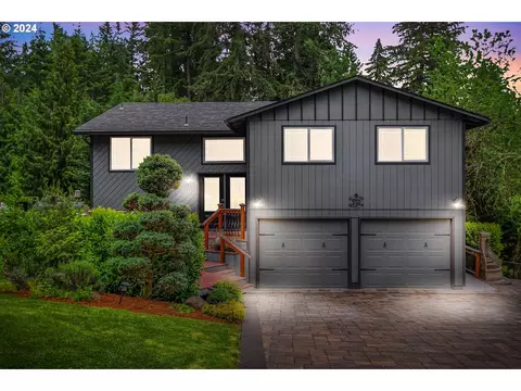 950 NE Hill Way, Estacada, OR 97023