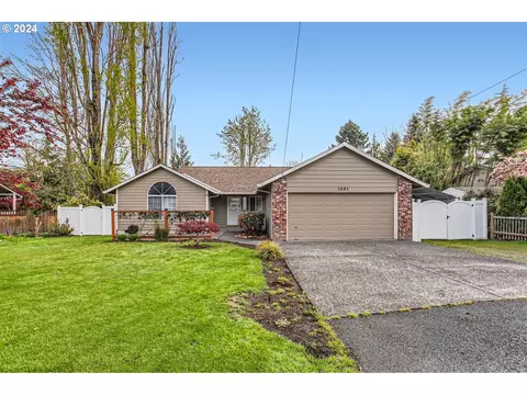 1021 NE Meadow Dr, Portland, OR 97211