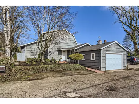 21201 NE Interlachen Ln, Fairview, OR 97024