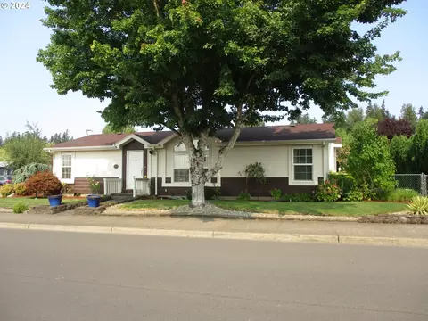 1655 S Elm St #300, Canby, OR 97013