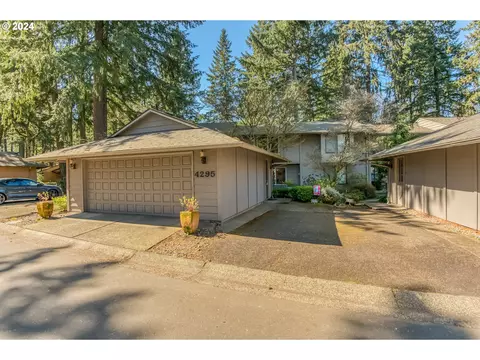 4295 Woodside Cir, Lake Oswego, OR 97035