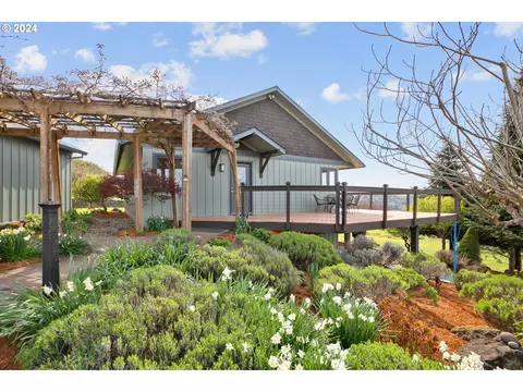 15500 SW Dusty Dr, Mcminnville, OR 97128