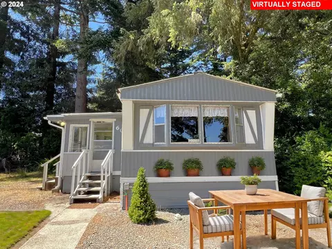 602 Shorepines Hts, Coos Bay, OR 97420