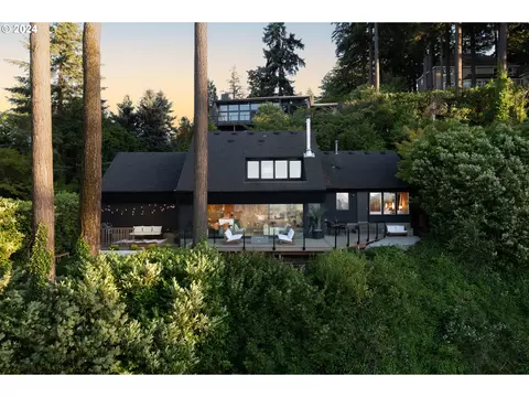 1803 S Comus St, Portland, OR 97219