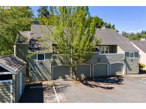 8745 SW Curry Dr #B, Wilsonville, OR 97070