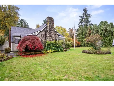 6085 Holmes St, West Linn, OR 97068