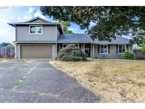 150 Woodlawn Ct, Oregon City, OR 97045