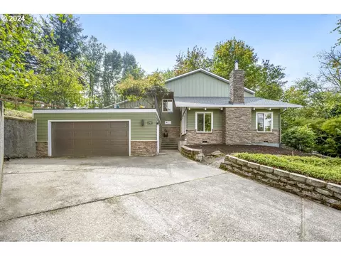 290 SW 14th St, Gresham, OR 97080