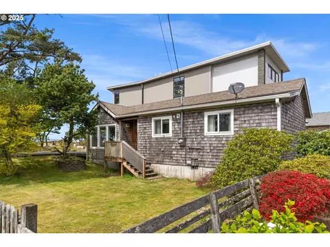 7936 Marigold St, Rockaway Beach, OR 97136