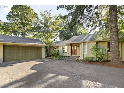 4324 Woodside Cir, Lake Oswego, OR 97035