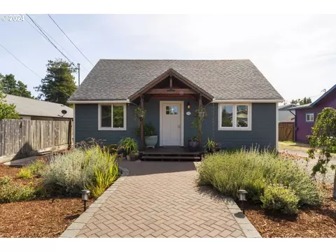 1660 36th St, Florence, OR 97439