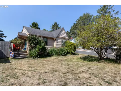 3721 NW Port Ave, Lincoln City, OR 97367