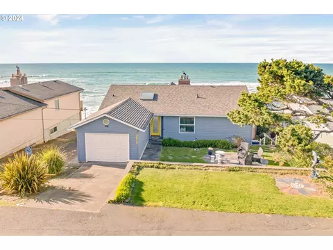 3625 Lincoln Ave, Depoe Bay, OR 97341