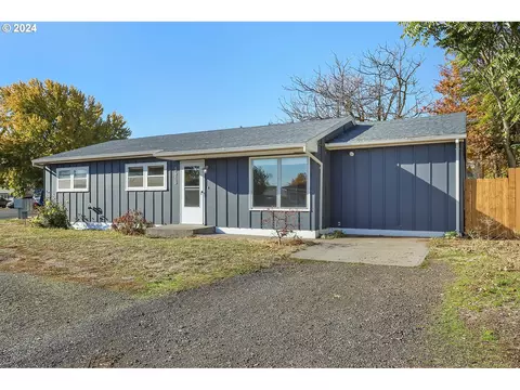 3618 W 8th St, The Dalles, OR 97058
