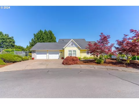 1820 SW Boxwood Ln, Dallas, OR 97338