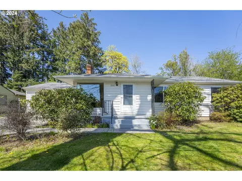 5041 SW Illinois St, Portland, OR 97221