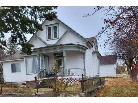 400 Scott St, Moro, OR 97039