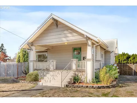 450 E Arlington St, Gladstone, OR 97027