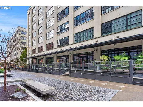 1400 NW Irving St #505, Portland, OR 97209