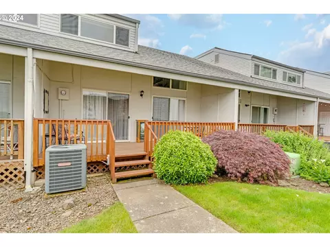306 NE 85th St #N, Vancouver, WA 98665