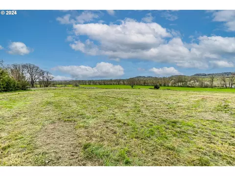 Oak Crest Rd, Eugene, OR 97408
