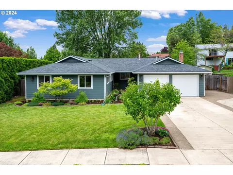 3825 NE 3rd St, Gresham, OR 97030