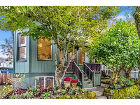 2042 SE Ankeny St, Portland, OR 97214