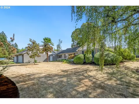 10270 SW Homestead Ln, Beaverton, OR 97008
