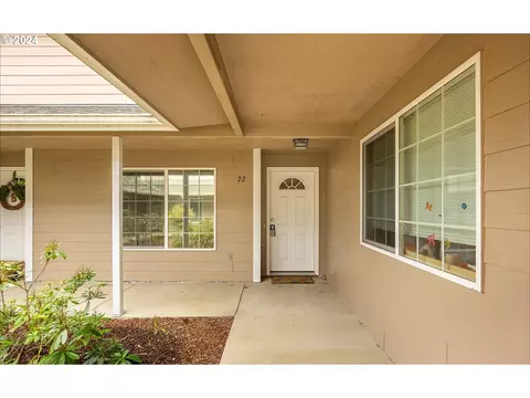 1150 Hemlock St #F22, Florence, OR 97439