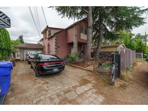 8334 SE Sherrett St, Portland, OR 97266