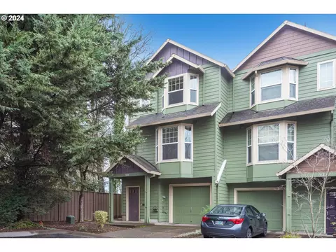 7808 SW Dune Grass Ln, Tigard, OR 97224