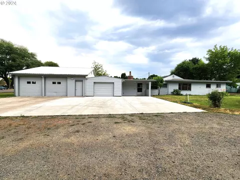 806 Benton Ave, La Grande, OR 97850