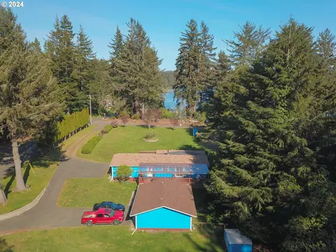 83200 S Pioneer Rd, Florence, OR 97439