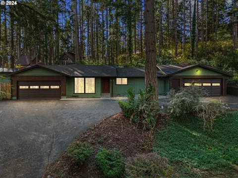 89 Tioga Dr, Cottage Grove, OR 97424
