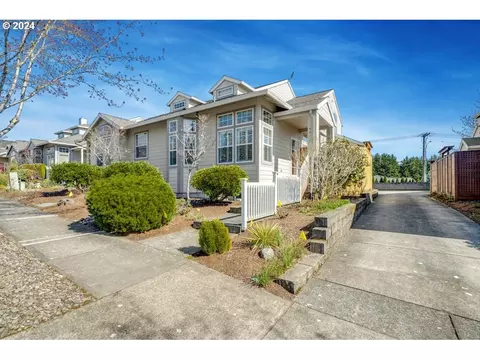 4656 NW Huserik Dr, Portland, OR 97229