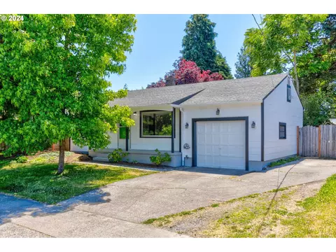 8626 NE Thompson St, Portland, OR 97220