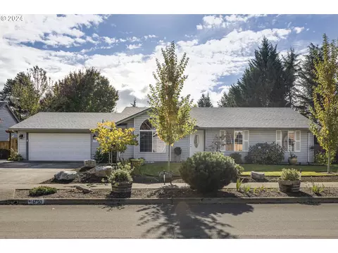 1750 NE Coburn Dr, Mcminnville, OR 97128