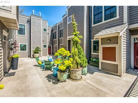 1540 SE Martins St #I, Portland, OR 97202