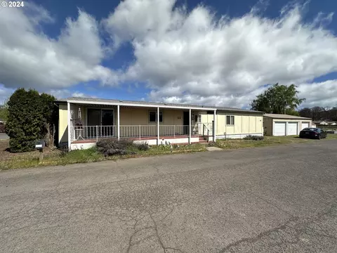 1267 Tucker Rd #22, Hood River, OR 97031