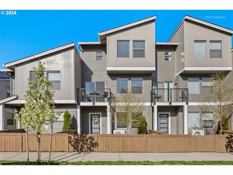 12657 SE Zion St, Happy Valley, OR 97086