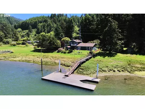 4587 E Alsea Hwy, Waldport, OR 97394