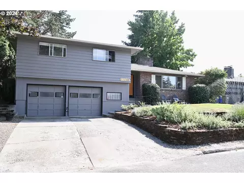 11240 NE Couch Ct, Portland, OR 97220