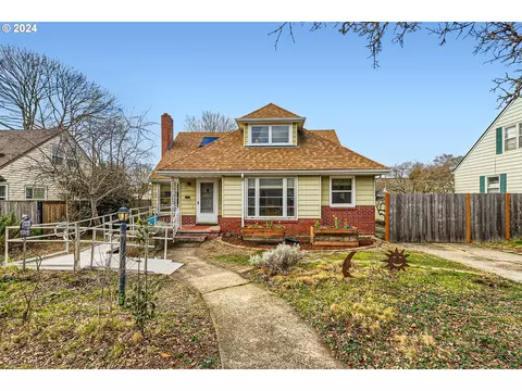 311 SE 48th Ave, Portland, OR 97215