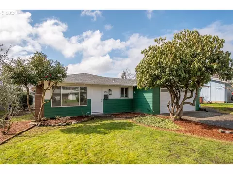 950 Donna Lynn Way, Gladstone, OR 97027