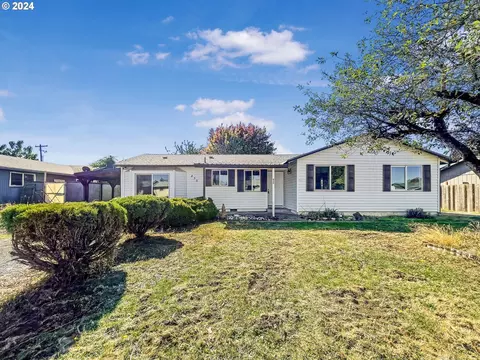 830 W Carolina St, Lebanon, OR 97355