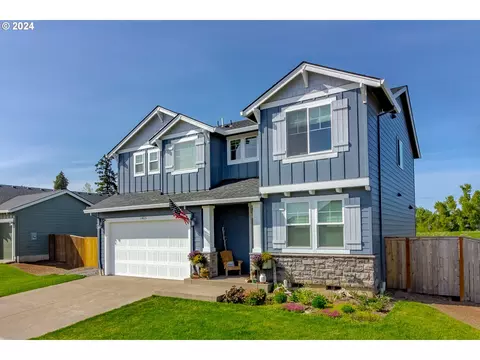 1025 Paul St, Mount Angel, OR 97362