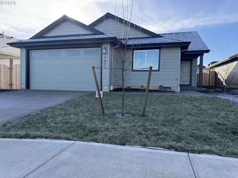 1471 SE Hankel St, Dallas, OR 97338