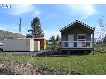 610 W 3rd St, Wallowa, OR 97885