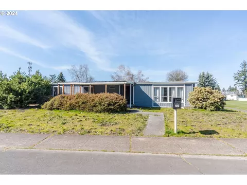 3121 Surfwood Dr NE, Salem, OR 97305