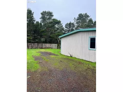 645 Ibolt Ct, Florence, OR 97439